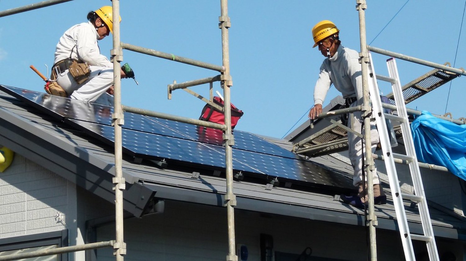 How to Read a Solar Proposal: A Homeowner's Checklist